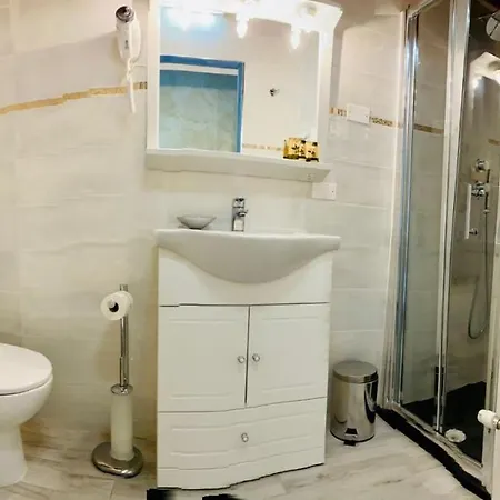 Antica Zio Cesare Han/Misafirhane Ferrara