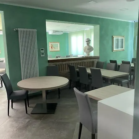 Antica Zio Cesare Ferrara